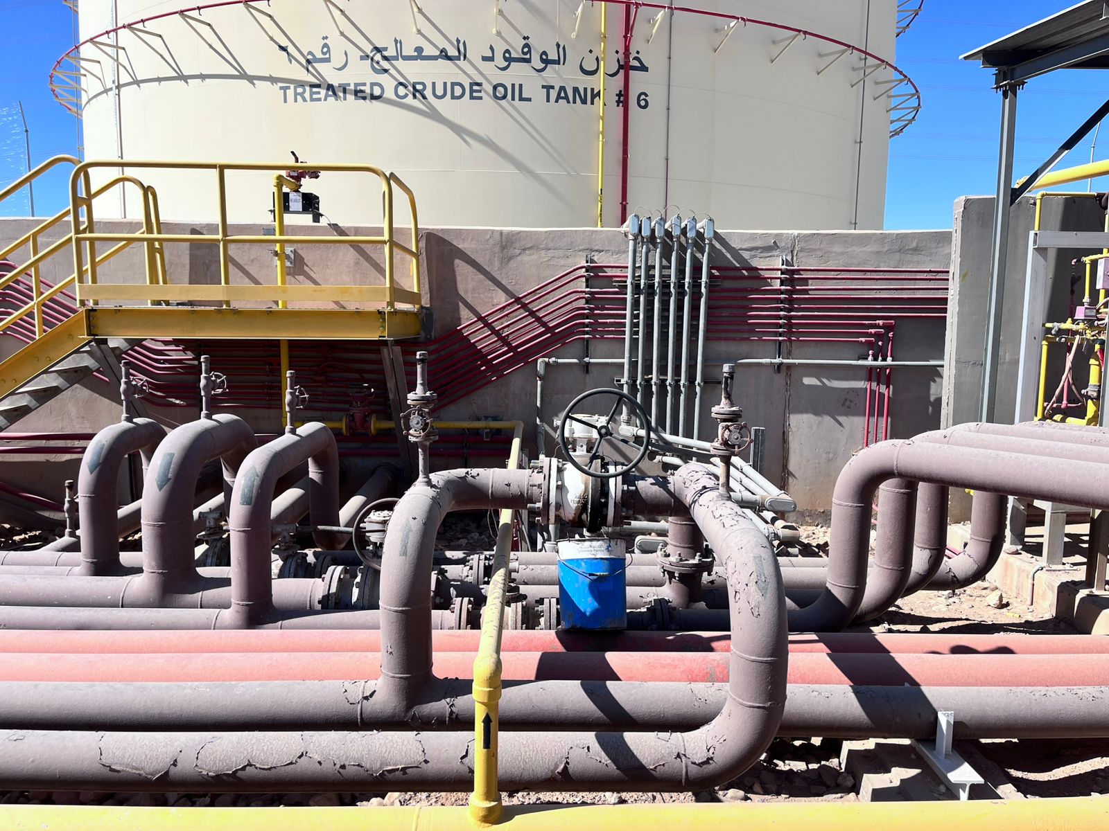 Interconnection valve leakage front tank 6